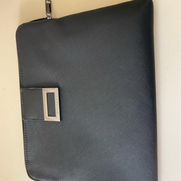 NWOT BVLGARI IPad/Laptop Case - Picture 2 of 5